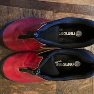 Stylish Remonte Walking Shoes